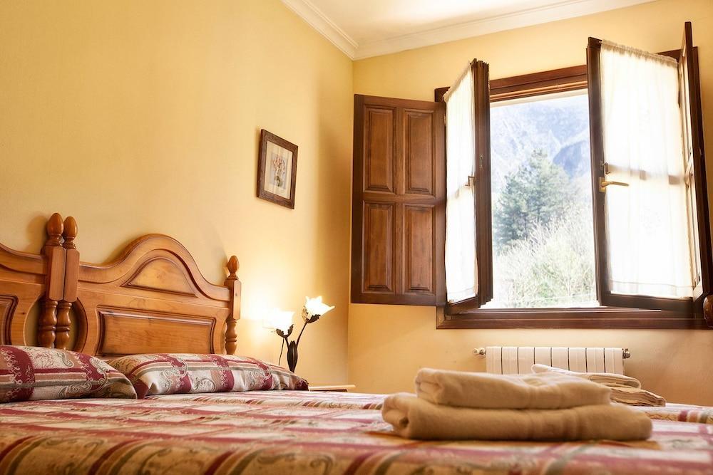 Apartamentos Camin De Pelayo Las Rozas Kültér fotó