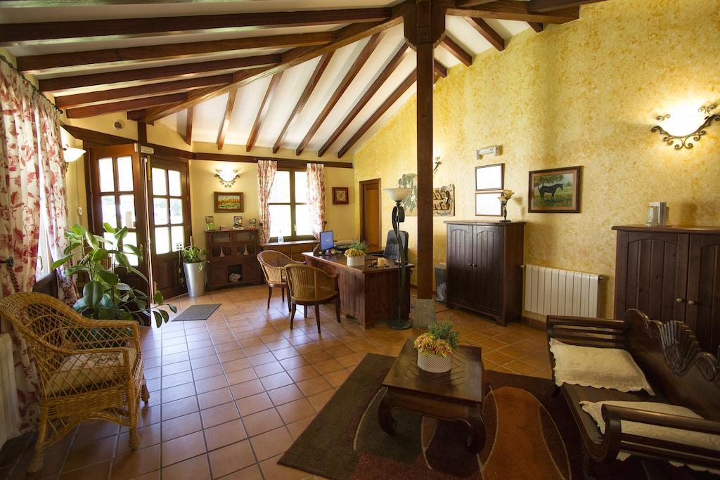 Apartamentos Camin De Pelayo Las Rozas Kültér fotó