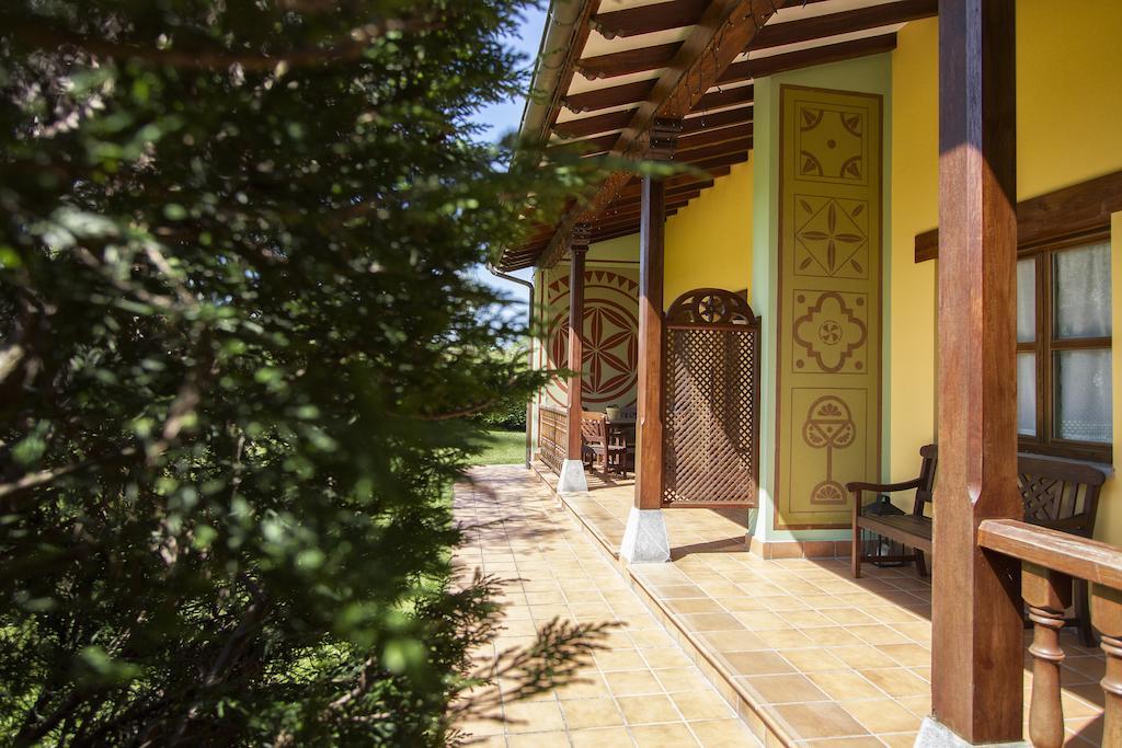 Apartamentos Camin De Pelayo Las Rozas Kültér fotó